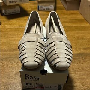 Bass Beige Leather Loafers